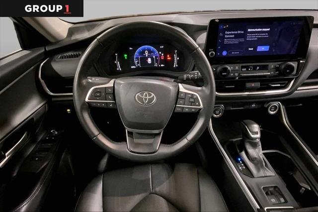 Certified Used 2025 CELESTIAL SILVER Toyota  image 6