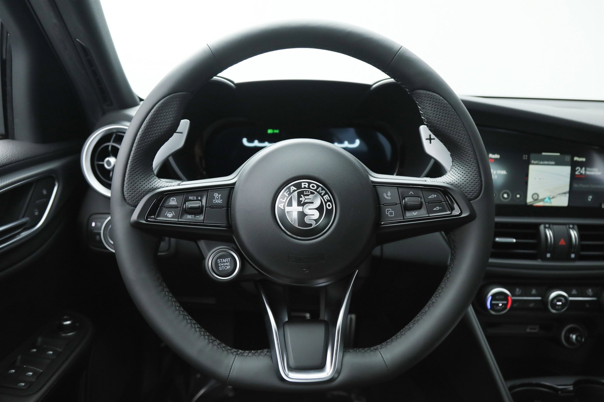 2025 Alfa Romeo Giulia Base - Photo 18