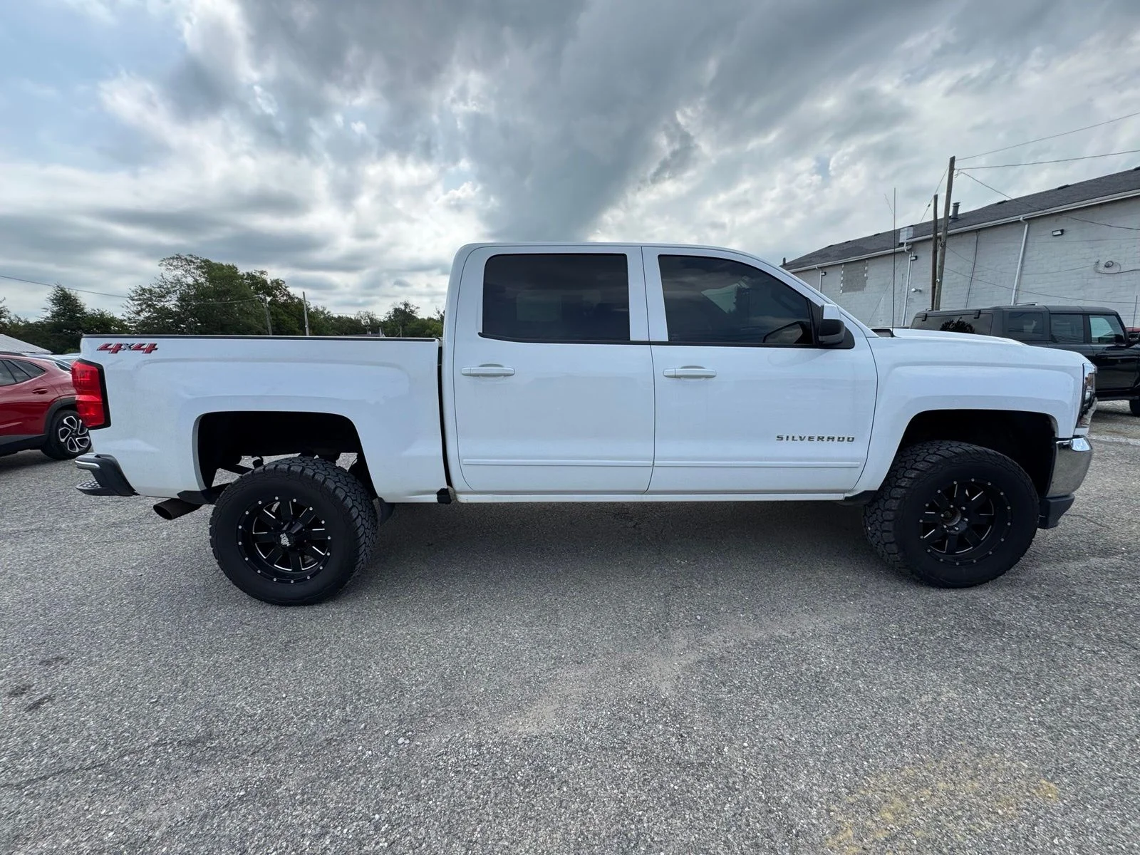 Used 2018 White Chevrolet LT image 7