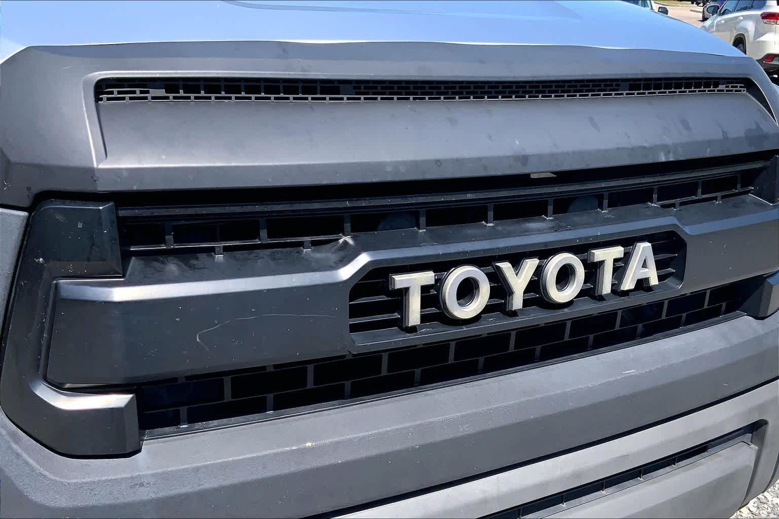 Used 2014 Silver Sky Metallic Toyota SR image 30