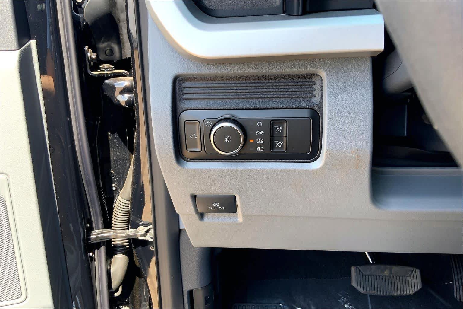 New 2026 Agate Black Metallic Ford F-250® XLT image 20
