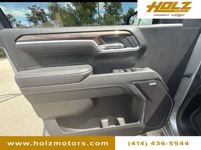 Certified Used 2025 Sterling Metallic GMC Elevation image 22