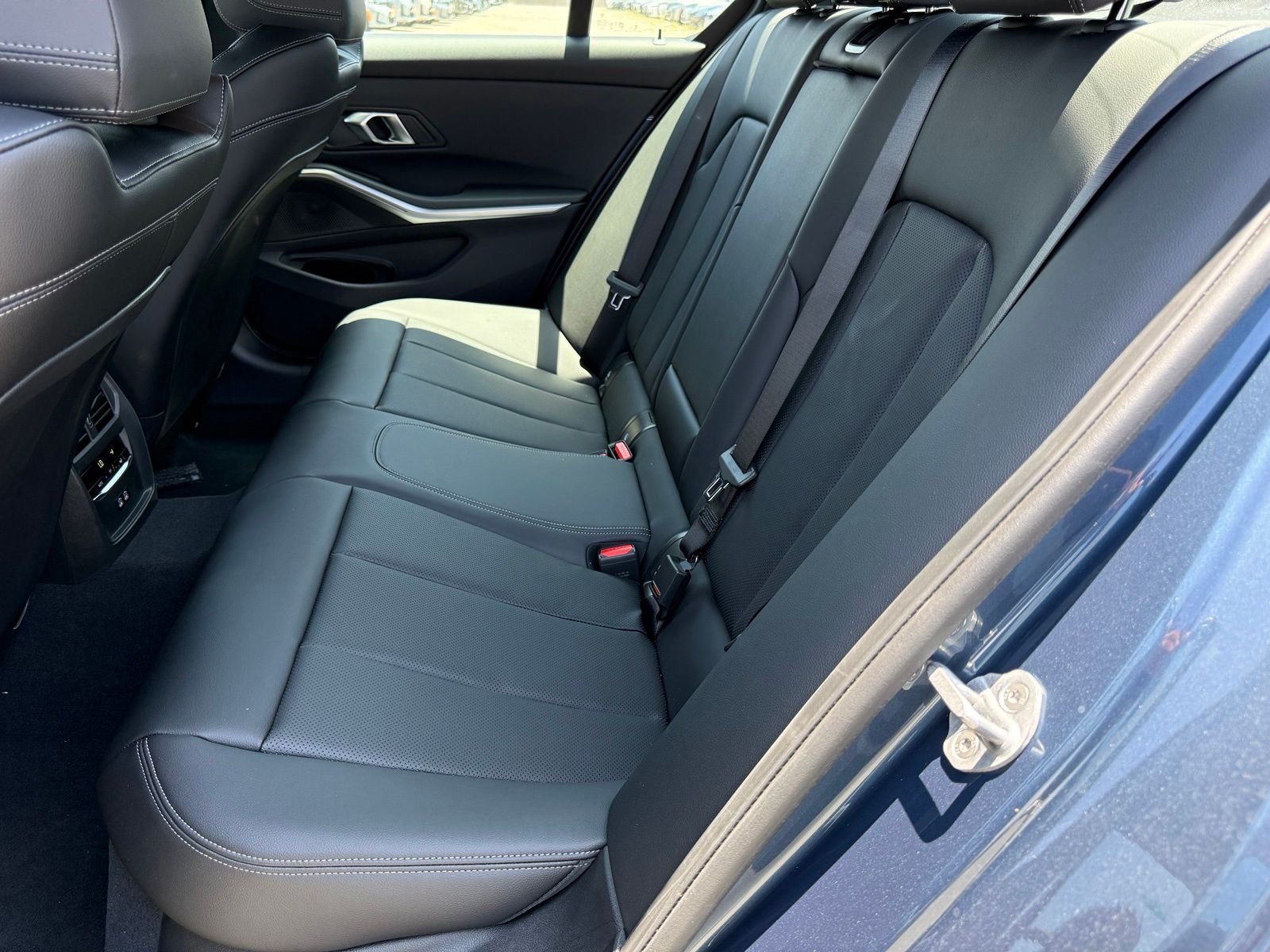 New 2026 Arctic Race Blue metallic BMW 330i image 30