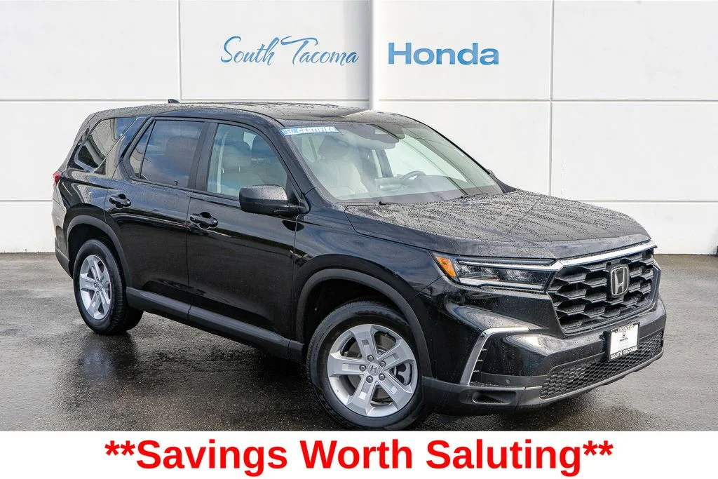 2023 Honda Pilot LX AWD's photo