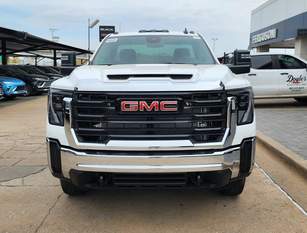 2026 GMC Sierra 3500HD Pro - Photo 8