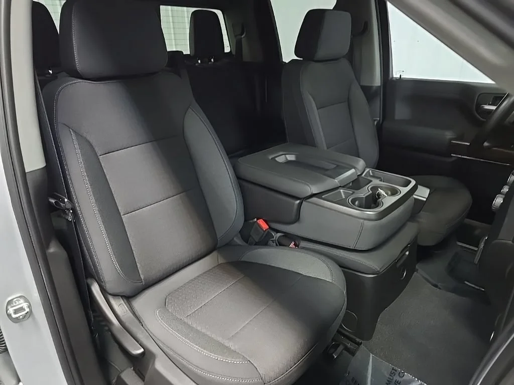 Used 2020 SILVER ICE METALLIC Chevrolet LT image 16
