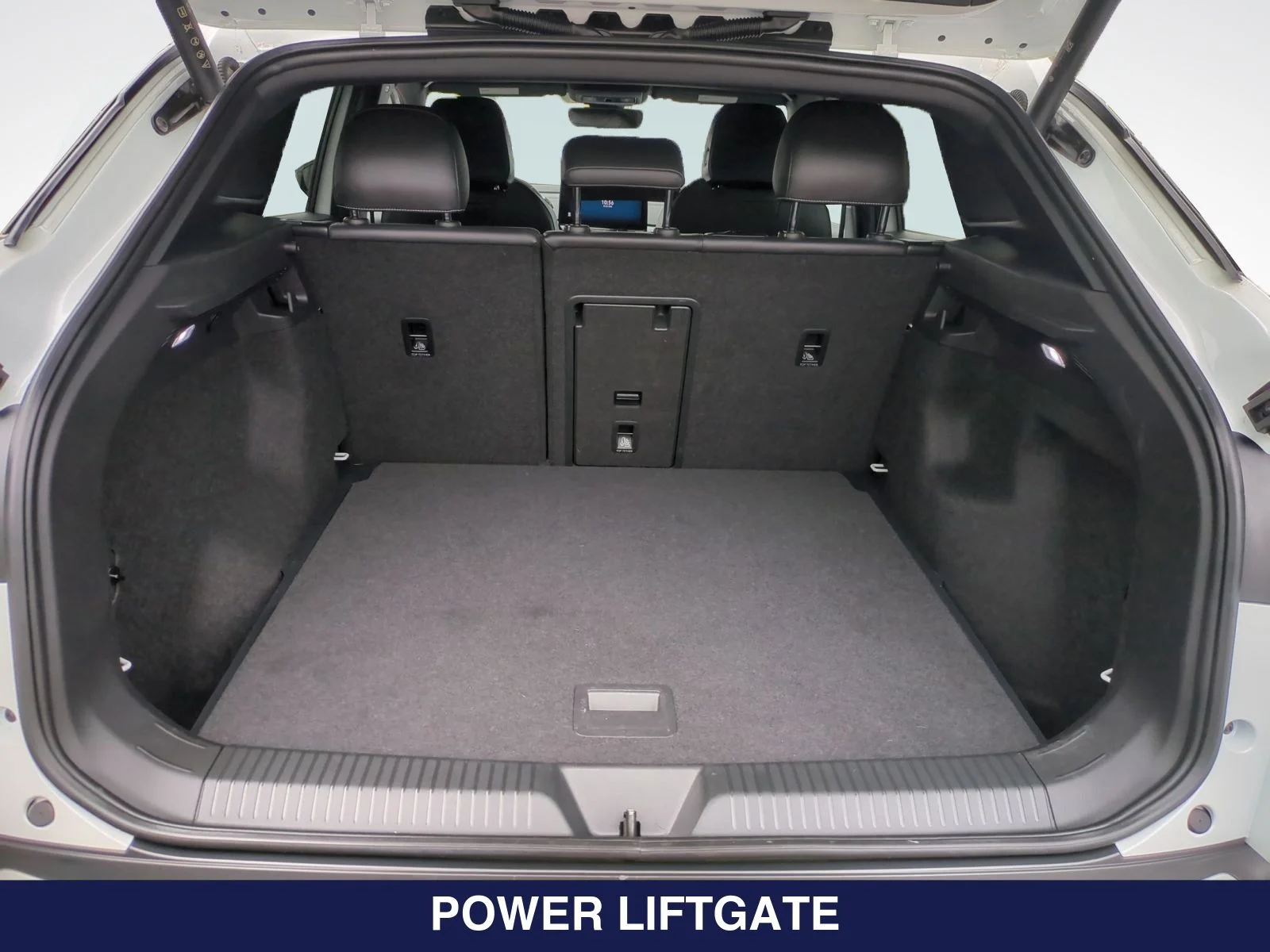 Used 2023 White Volkswagen Pro S image 25