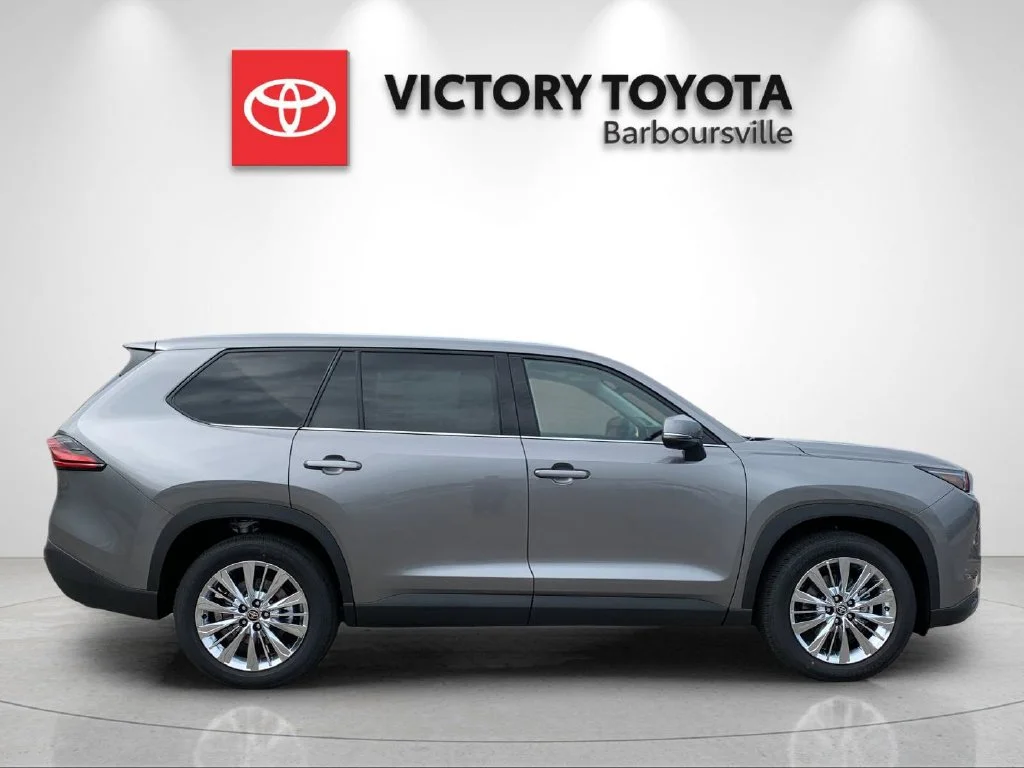 Used 2026  Toyota Platinum image 6