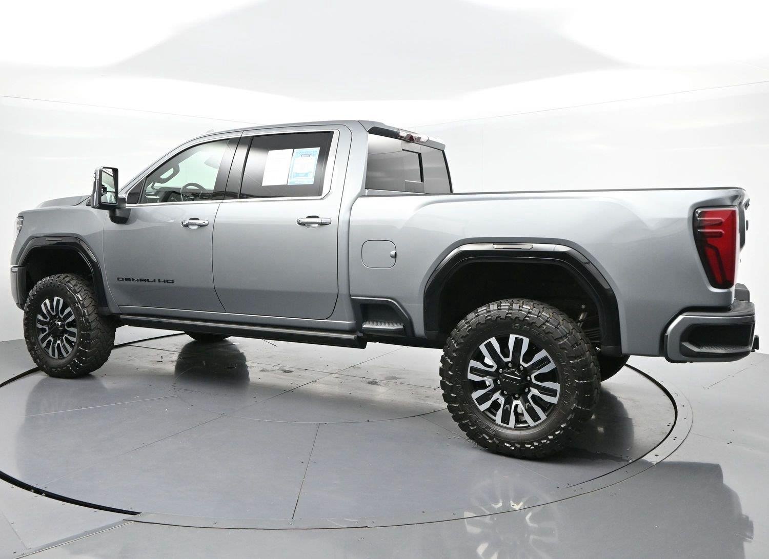 Used 2024 Sterling Metallic GMC Denali Ultimate image 4