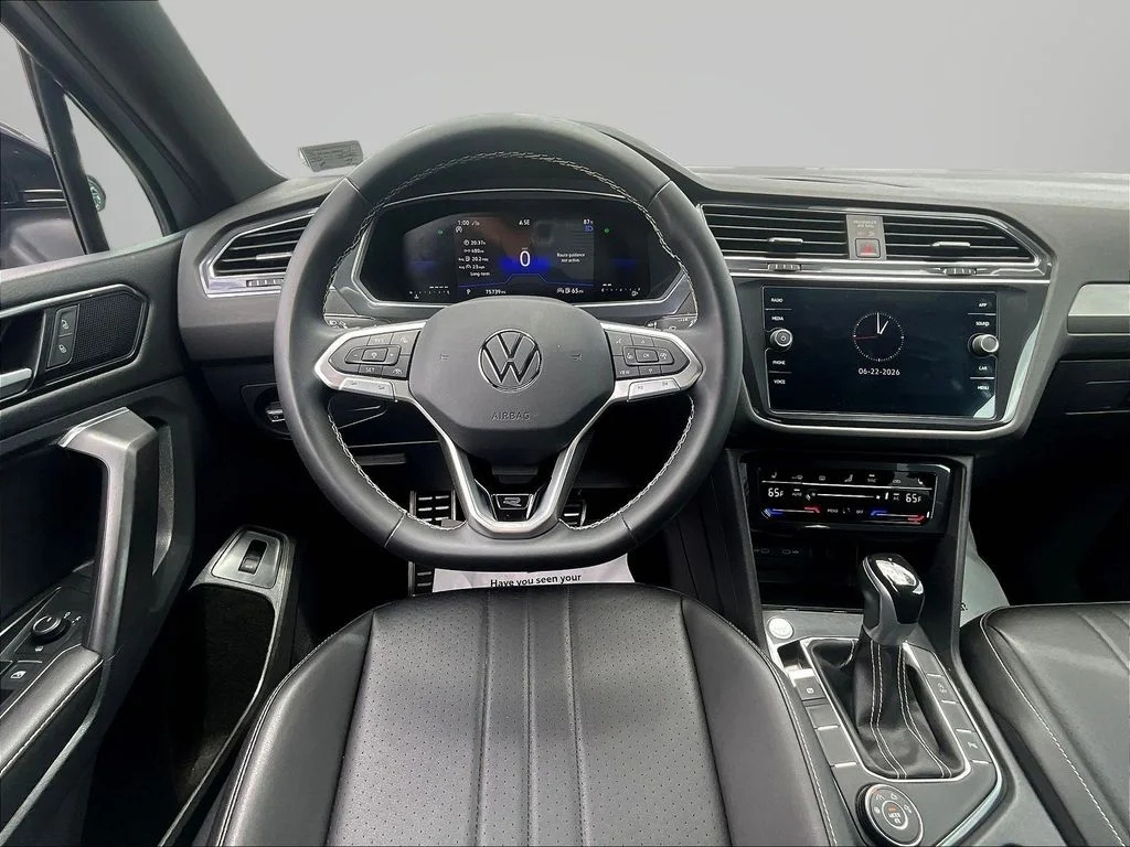 Used 2023  Volkswagen 2.0T SE R-Line Black image 8