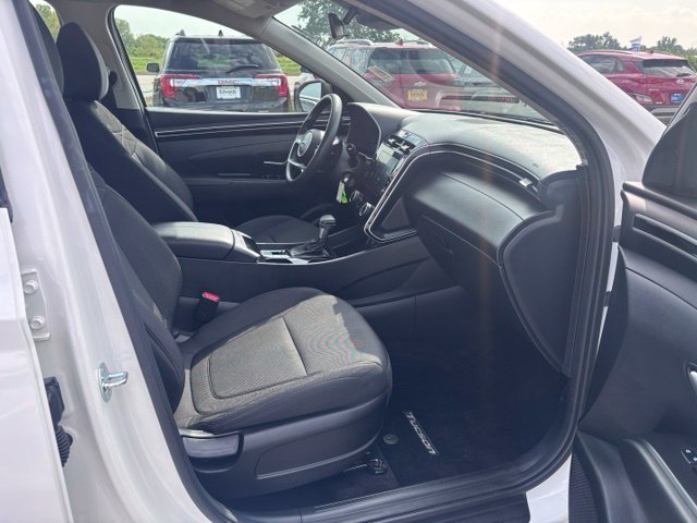 Used 2024 White Hyundai SE image 28