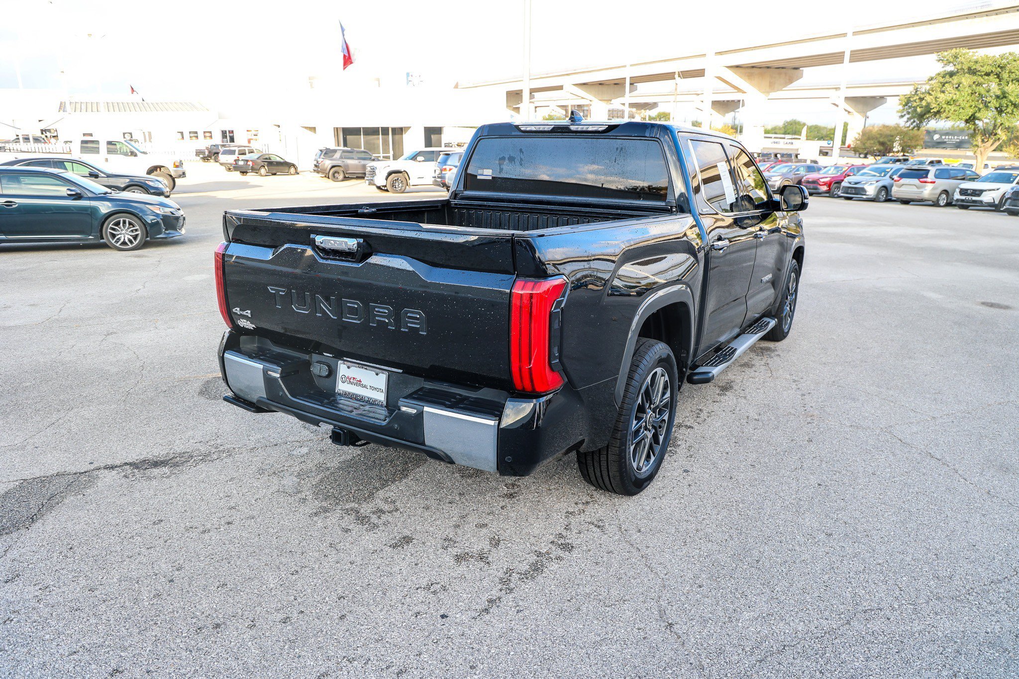 Used 2022 MIDNIGHT BLACK ME Toyota Limited image 6