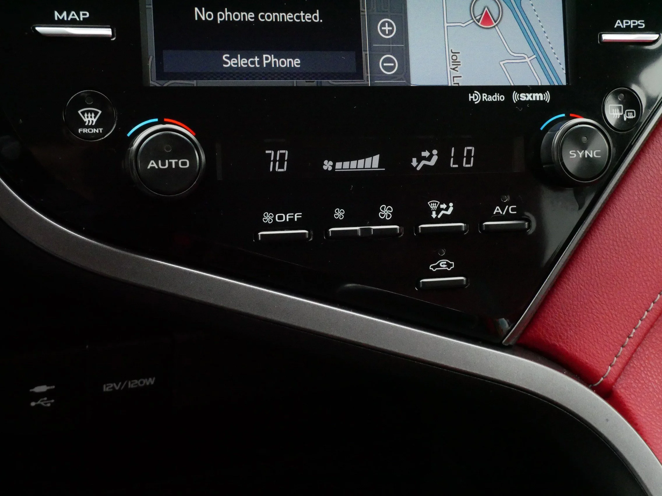 Used 2019 Wind Chill Pearl/Midnight Black Metallic Toyota XSE V6 image 23