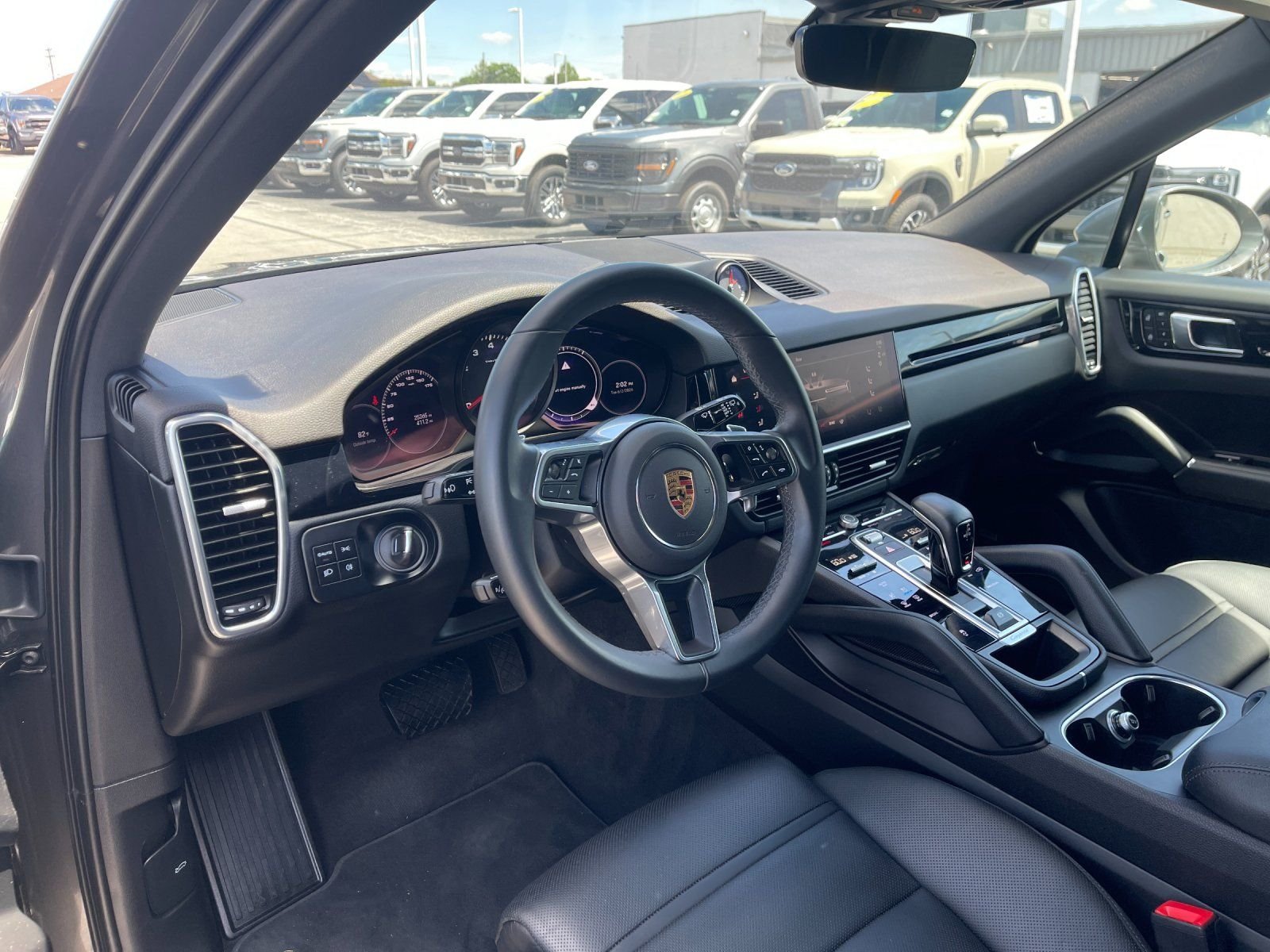 Used 2023  Porsche Base image 11