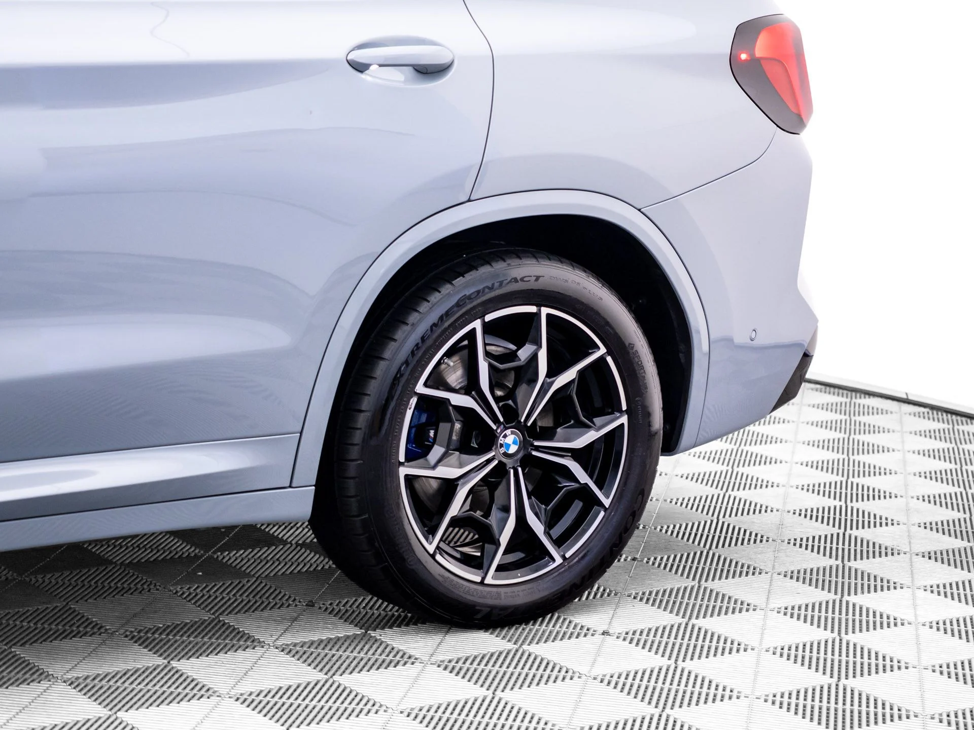 Used 2024 Gray BMW M40i image 36