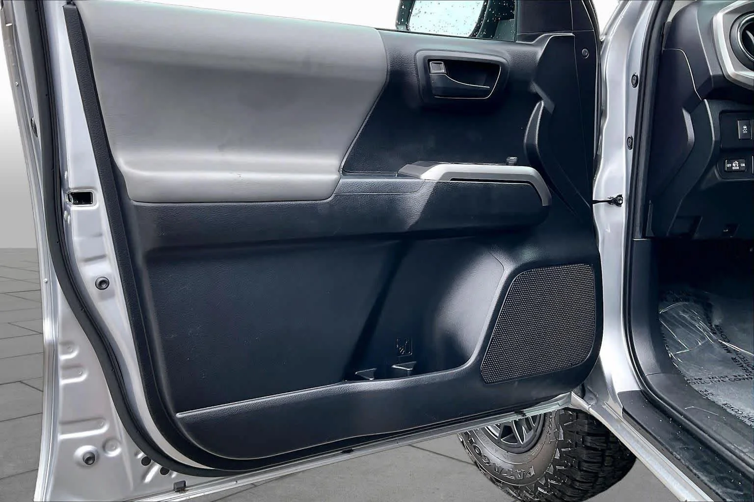 Used 2021 Silver Sky Metallic Toyota SR5 image 21