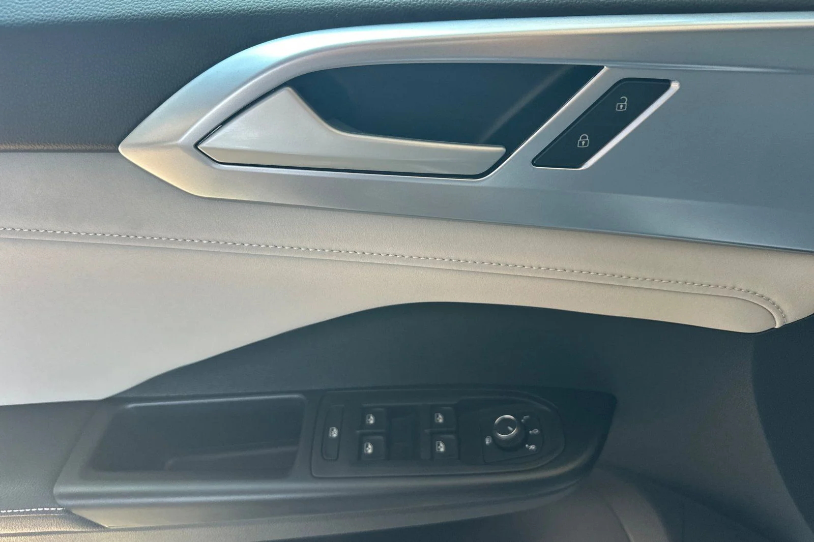 New 2026 Gray Volkswagen 1.5T SE image 9
