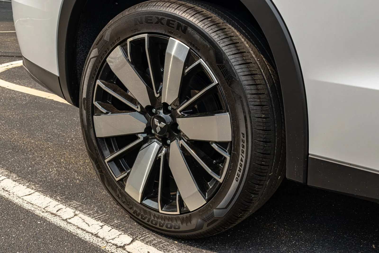 New 2026 White Mitsubishi SE image 13