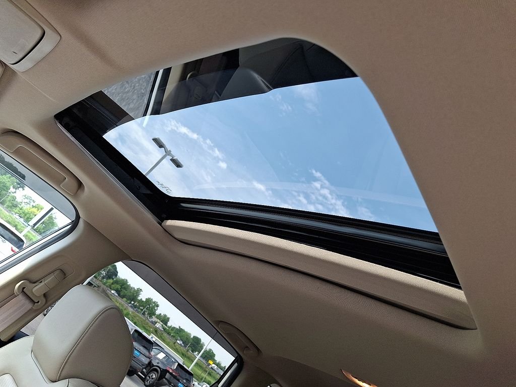 Used 2020  Honda Touring image 16