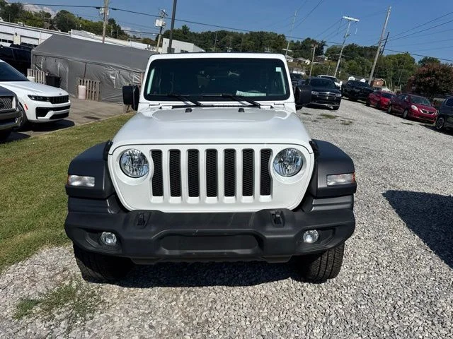 Used 2019 White Jeep Sport S image 2