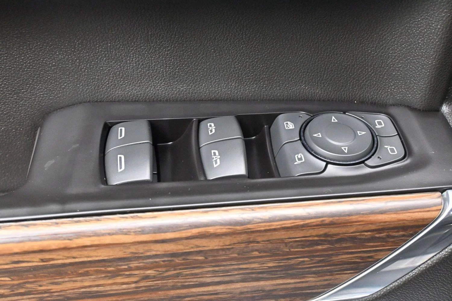 Used 2019 Satin Steel Metallic Chevrolet High Country image 12