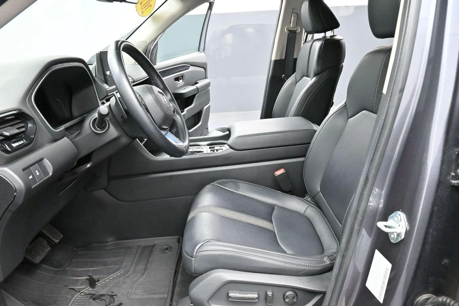 Used 2024 Modern Steel Metallic Honda Touring image 14