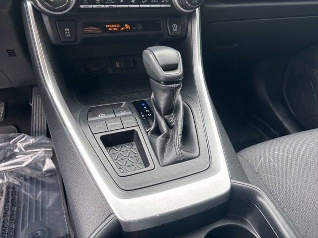Used 2020 Midnight Black Metallic Toyota XLE image 28