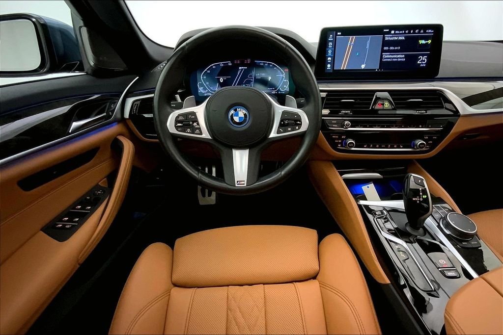 Certified Used 2023 Arctic Race Blue Metallic BMW  image 4