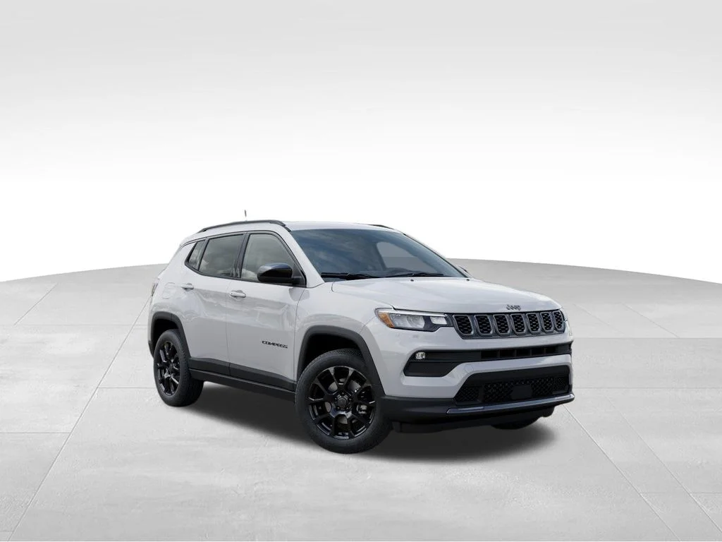 New 2026 Bright White Clearcoat Jeep Latitude image 5