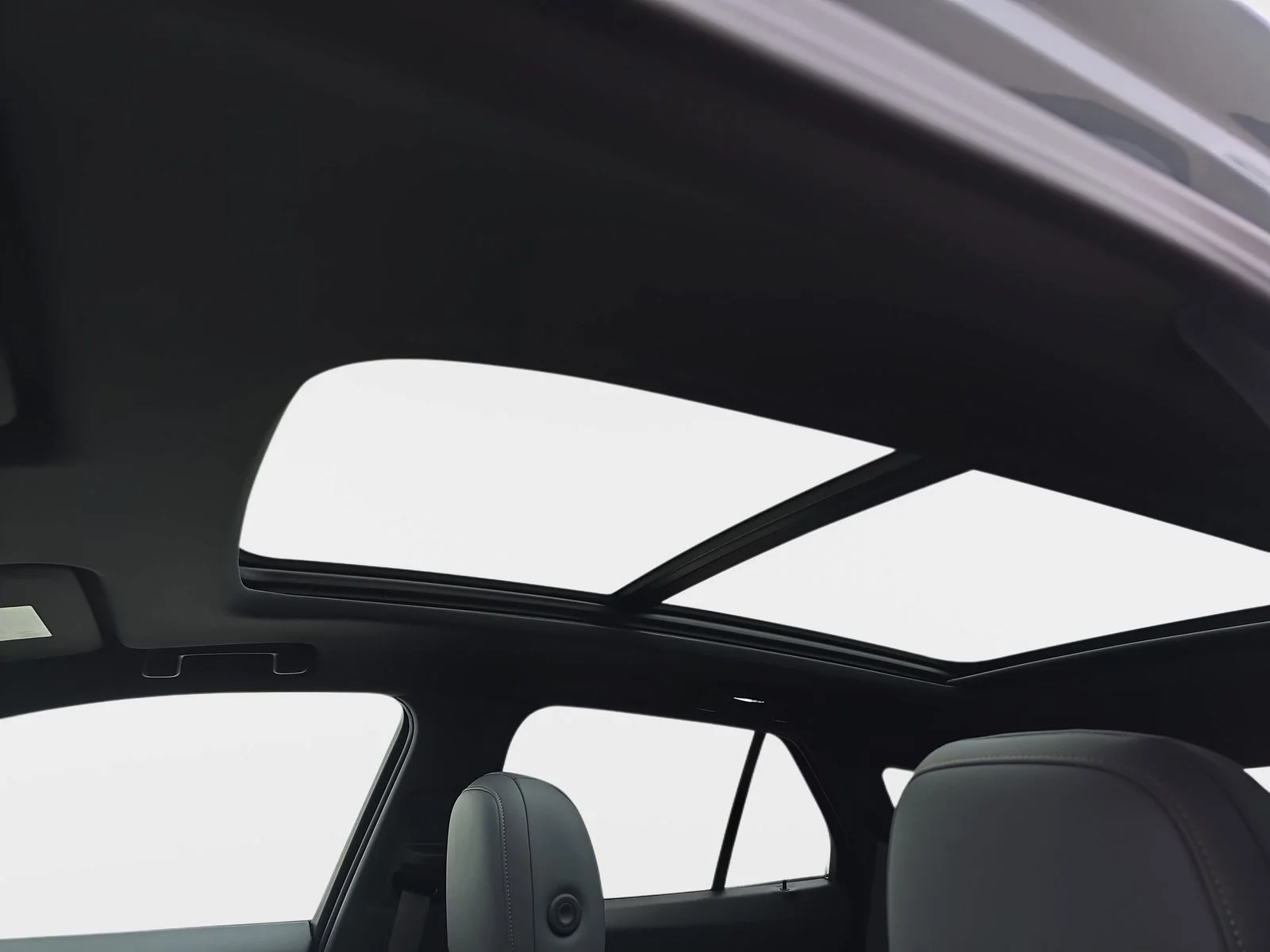 New 2026 Sonic Gray Pearl Honda Touring image 29