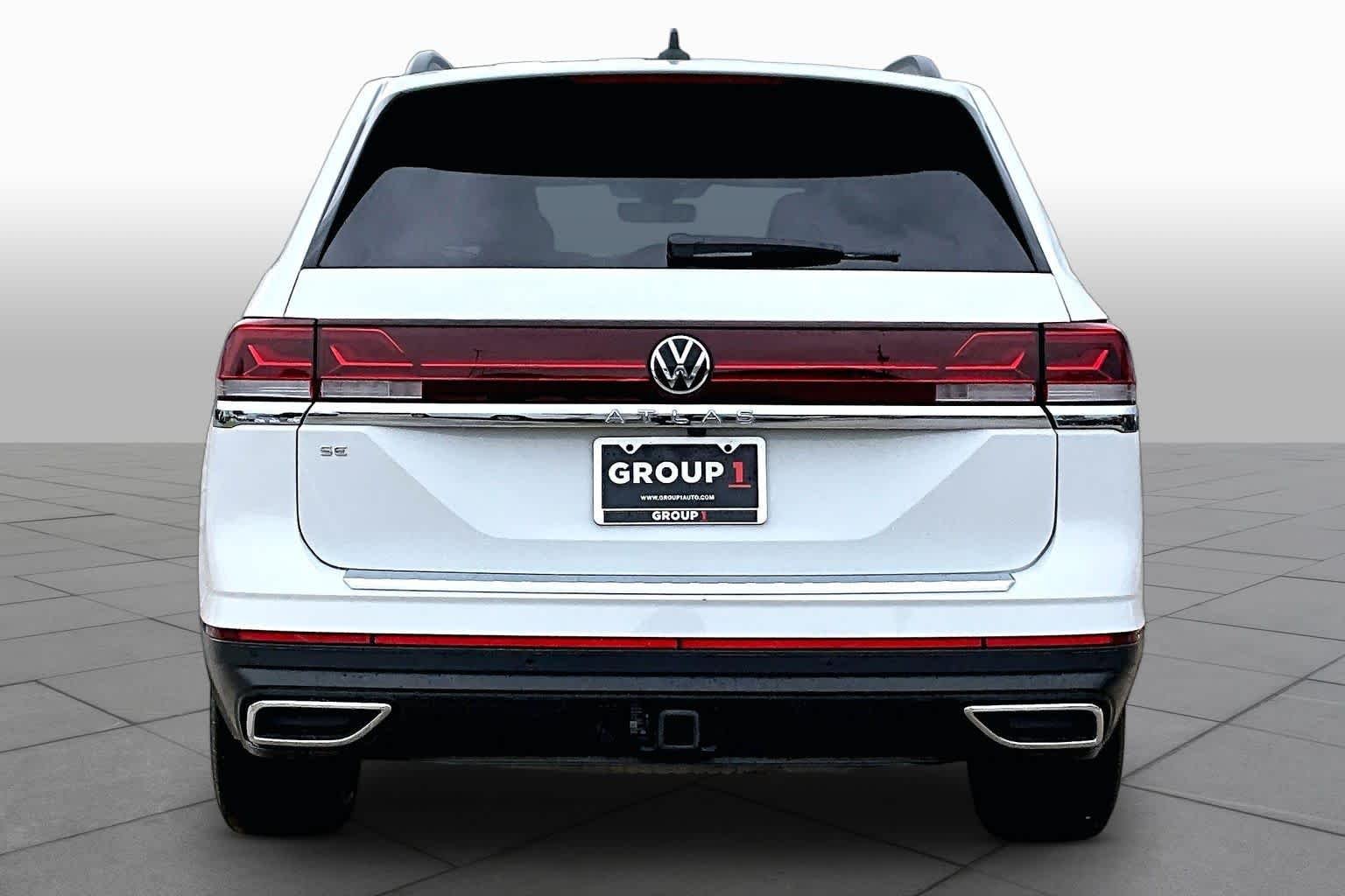 Used 2024 Pure White Volkswagen 2.0T SE w/Technology image 5