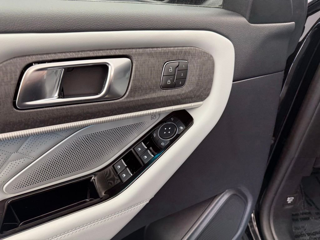 New 2026 Agate Black Metallic Ford Platinum™ image 42