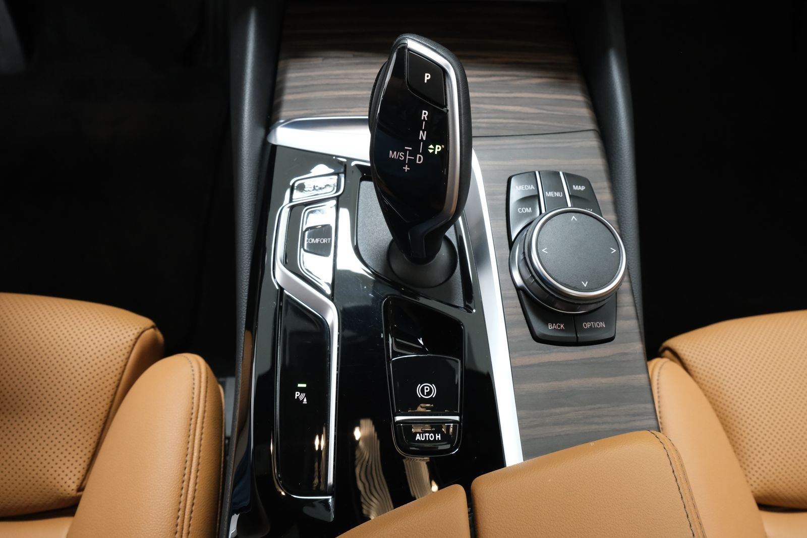 Used 2023 Dark Graphite Metallic BMW 530i xDrive image 23