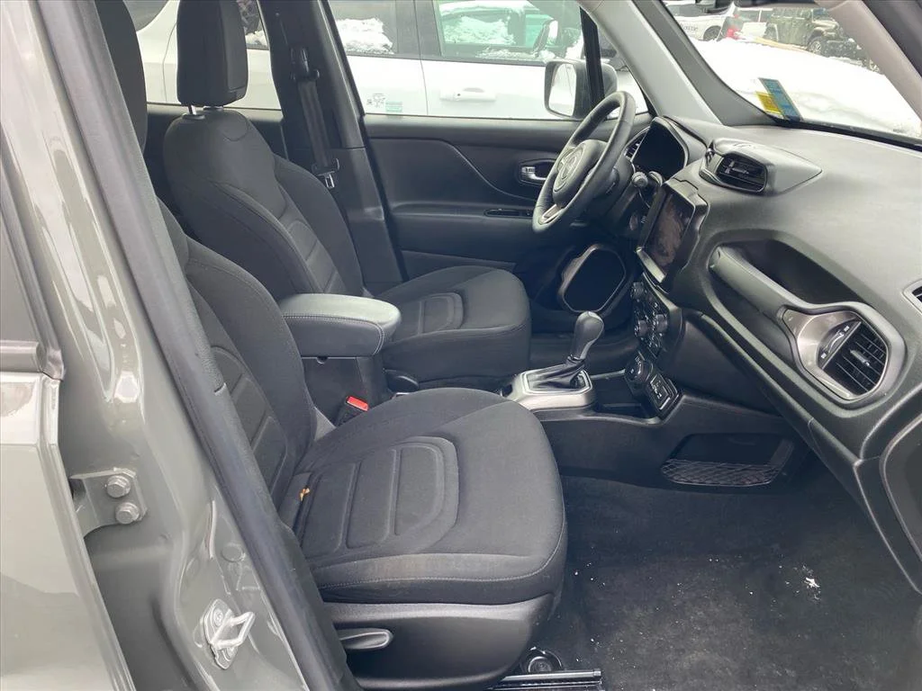 Used 2022 Sting-Gray Clearcoat Jeep Latitude image 17