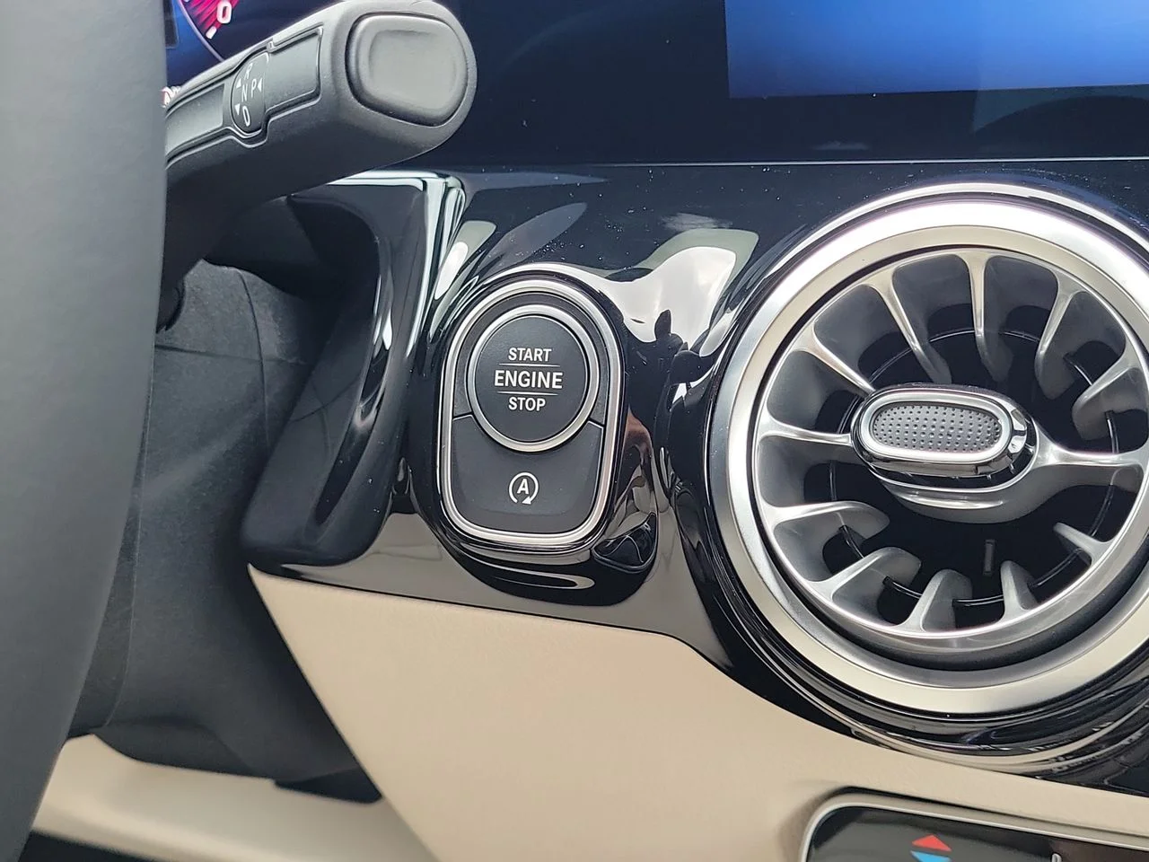 New 2026 Cirrus Silver Metallic Mercedes-Benz GLA 250 image 17