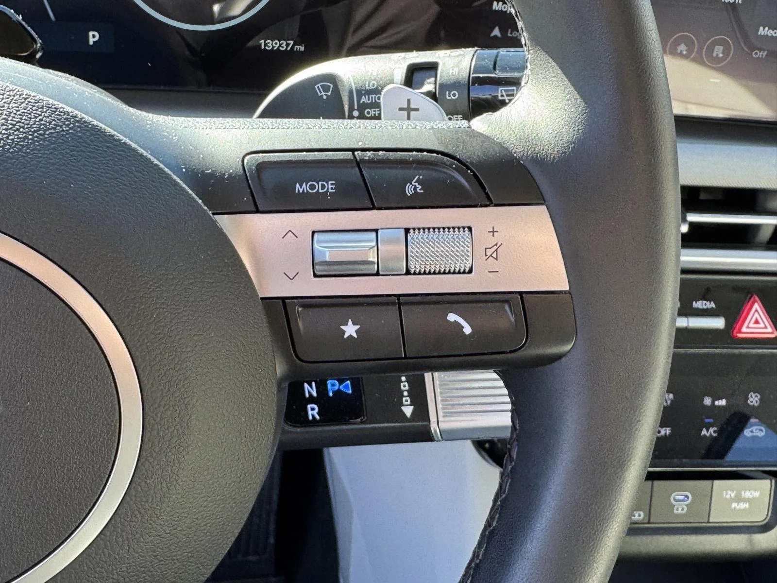 2025 Hyundai Tucson Limited - Photo 27