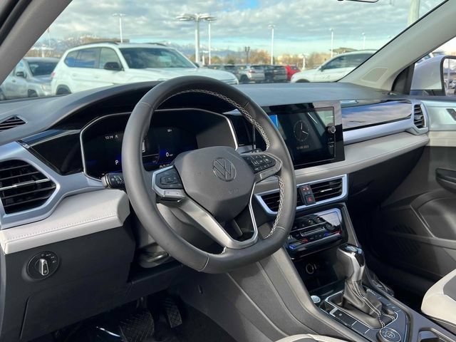 New 2026 Pure White Volkswagen SE image 3