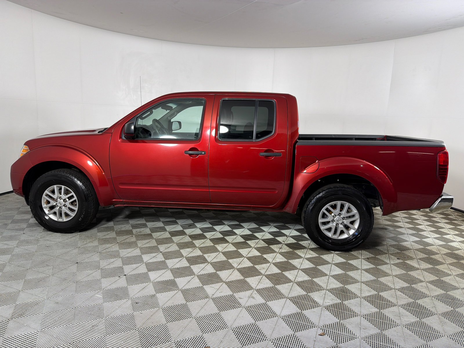 Used 2016 Cayenne Red [Red] Nissan SV image 6