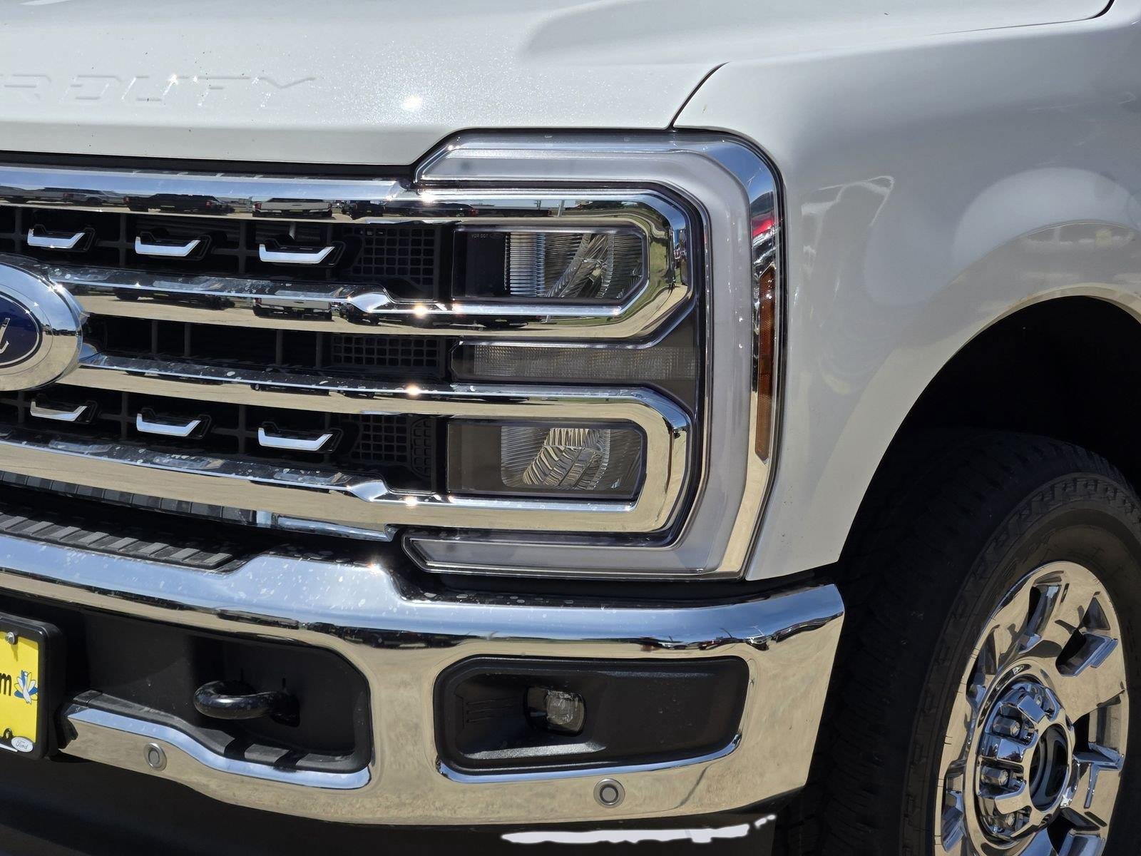 New 2026 Star White Metallic Tri-Coat Ford F-250® Lariat® image 5