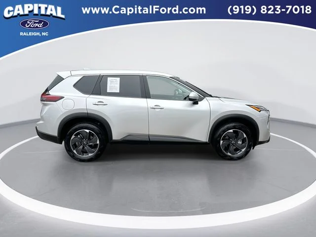 Used 2025 Silver Nissan SV image 9