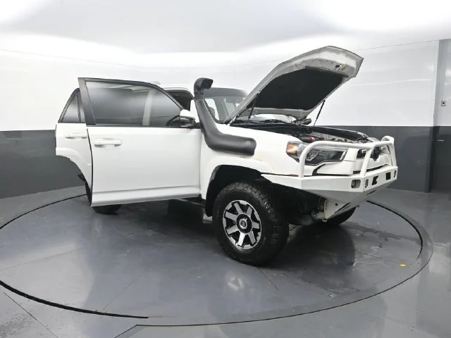Used 2016 White Toyota SR5 Premium image 40