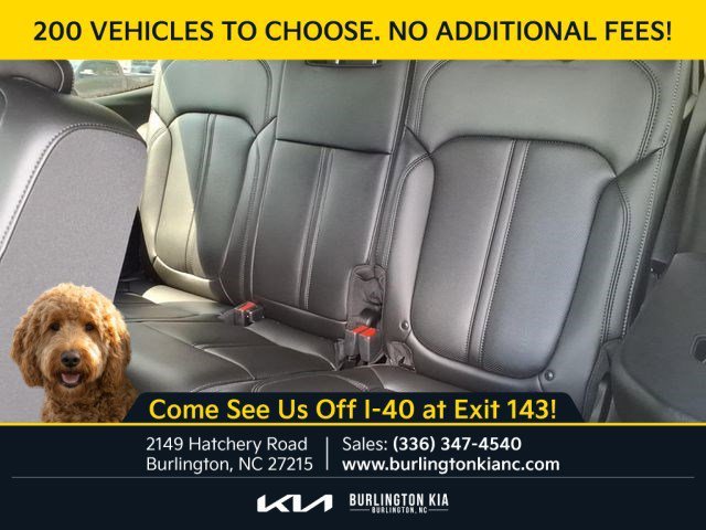 Used 2025 Diamond Black Crystal Pearlcoat Jeep Base image 19