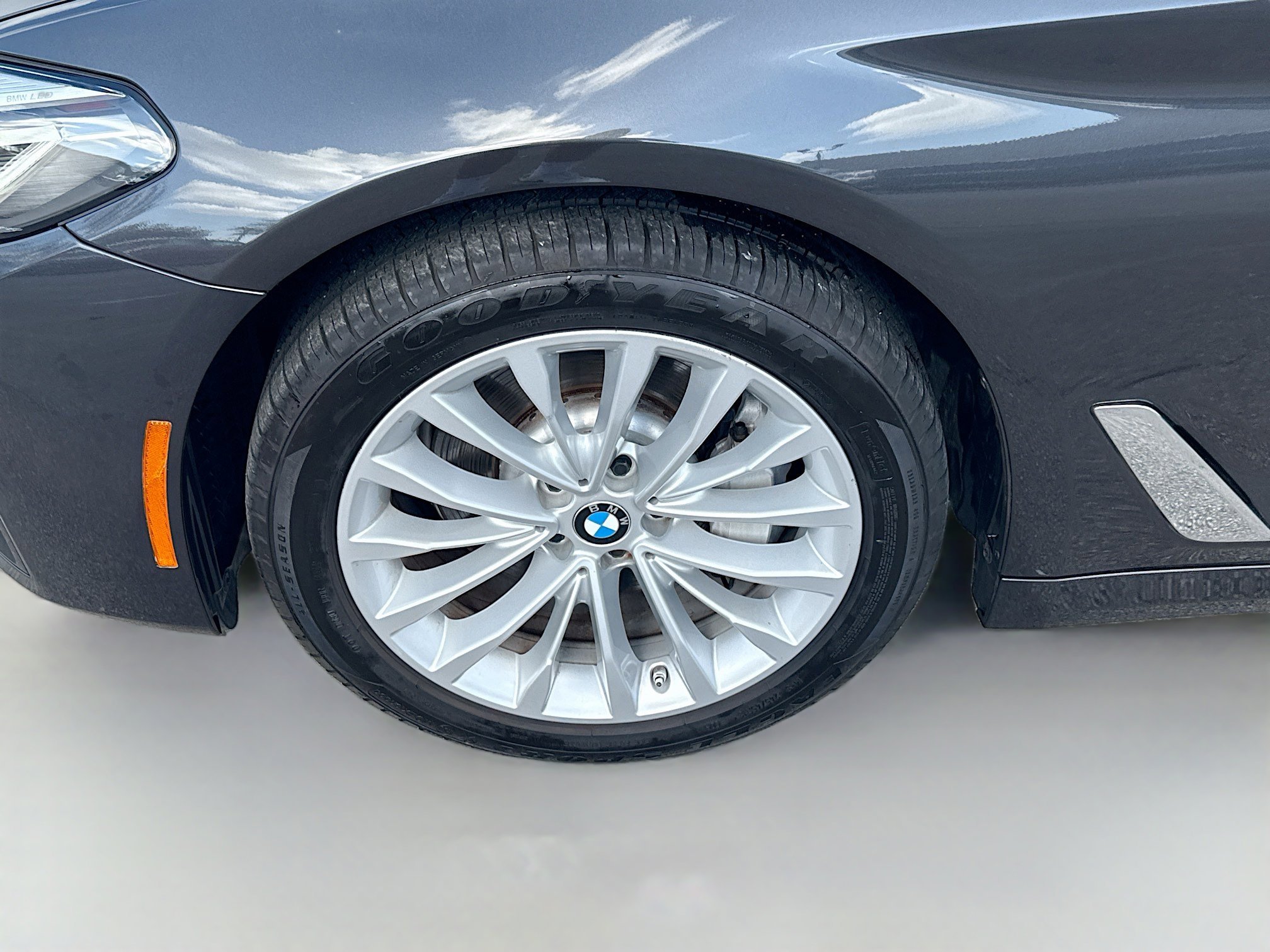 2022 BMW 5 Series 530i - Photo 35