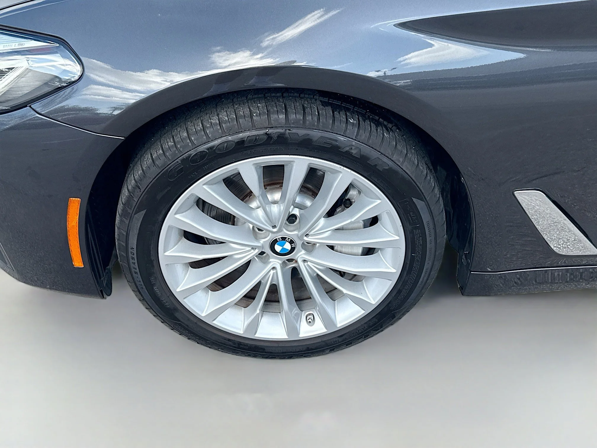 2022 BMW 5 Series 530i - Photo 35