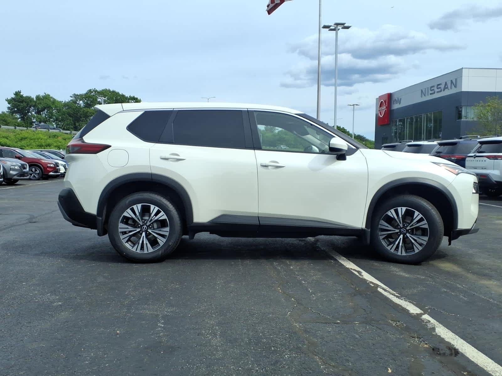 Certified Used 2023 Pearl White Tricoat Nissan SV image 4