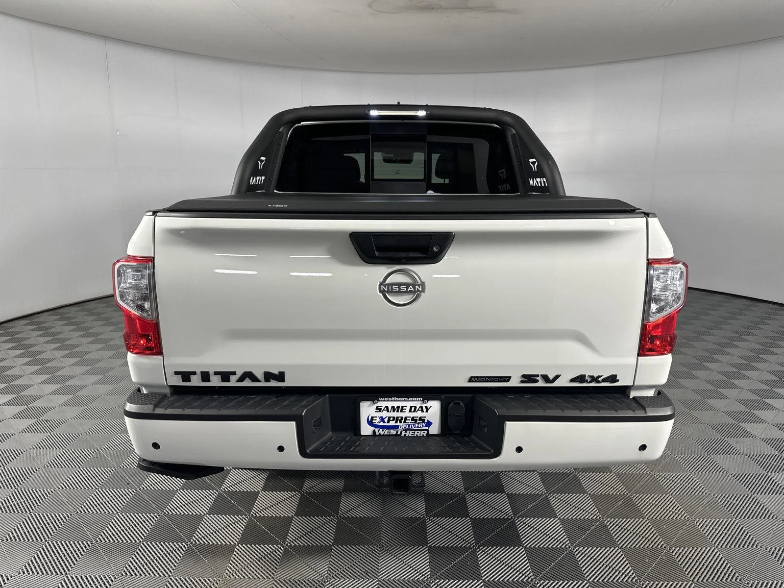 Used 2024 Glacier White Nissan SV image 22