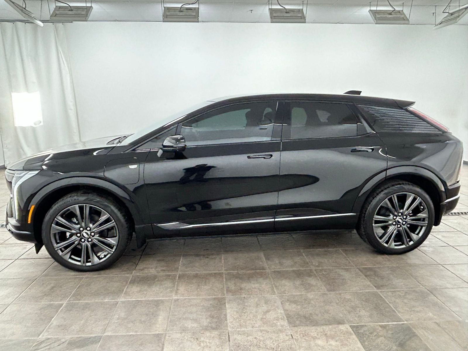 Used 2025 Cadillac OPTIQ Sport 2 with VIN 3GYK3GMR8SS216816 for sale in Elmhurst, IL