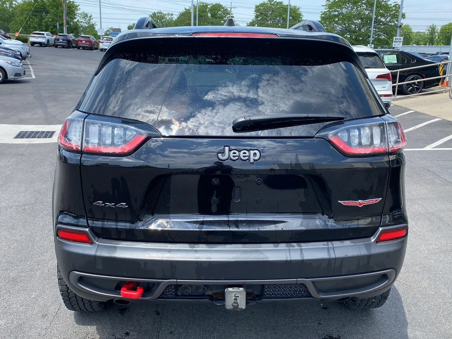 Used 2022 Diamond Black Crystal Pearlcoat Jeep Trailhawk image 3