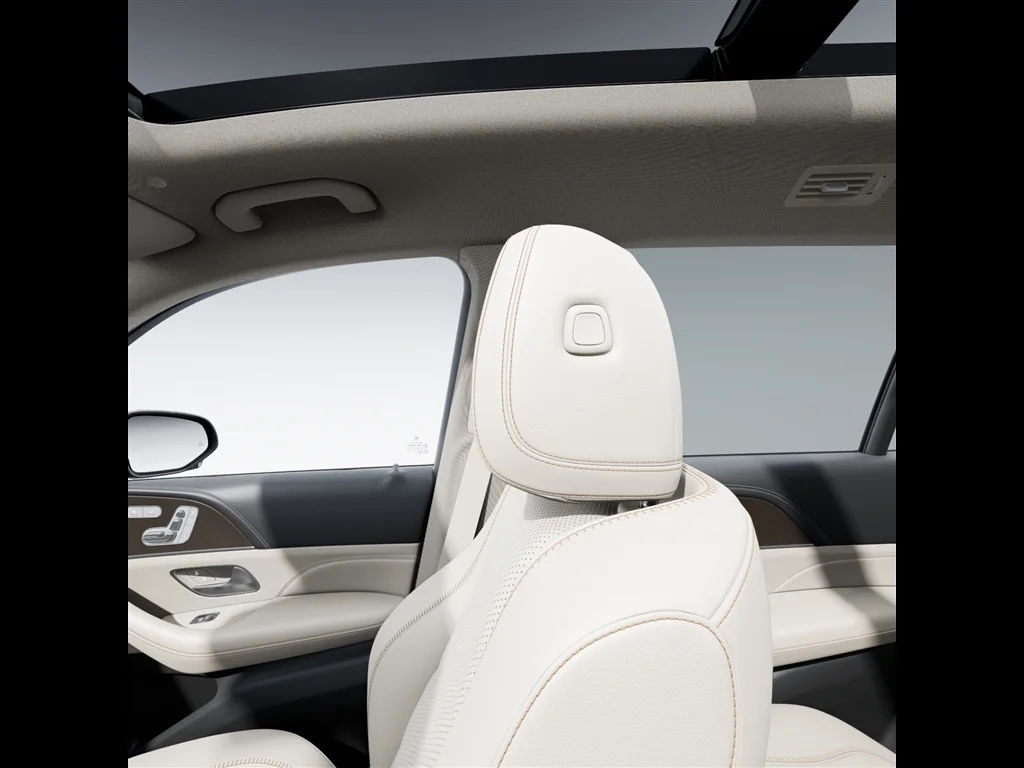 New 2027 Polar White Mercedes-Benz GLS 450 image 45
