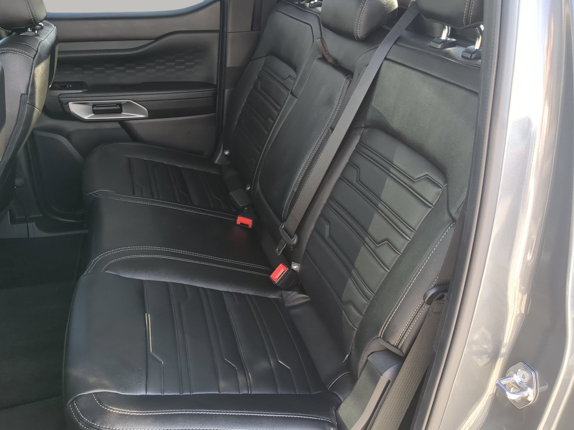 New 2026 Carbonized Gray Metallic Ford Lariat® image 51